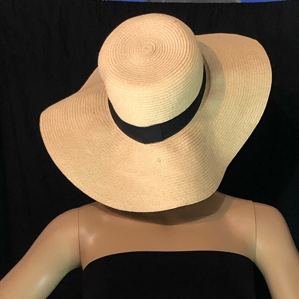 Floppy hat
